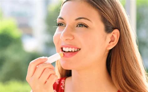 do lip oils expire